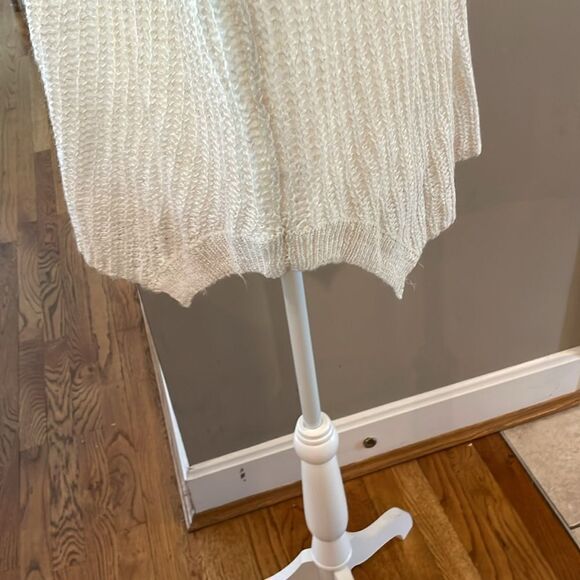 Aeropostale Knit V-Neck Cream Gold Sparkle Sweater - Picture 5 of 9